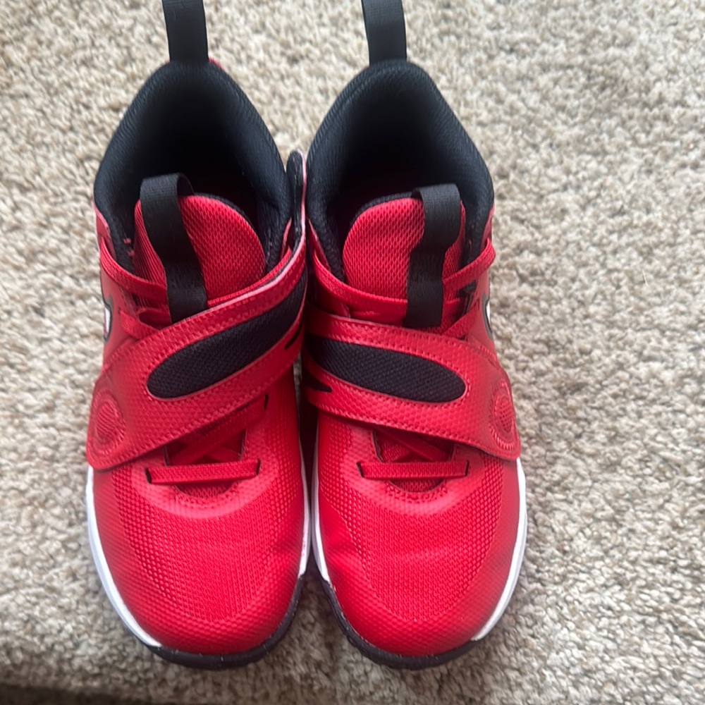 Youth boys Nike Red & black Sneakers, size 2